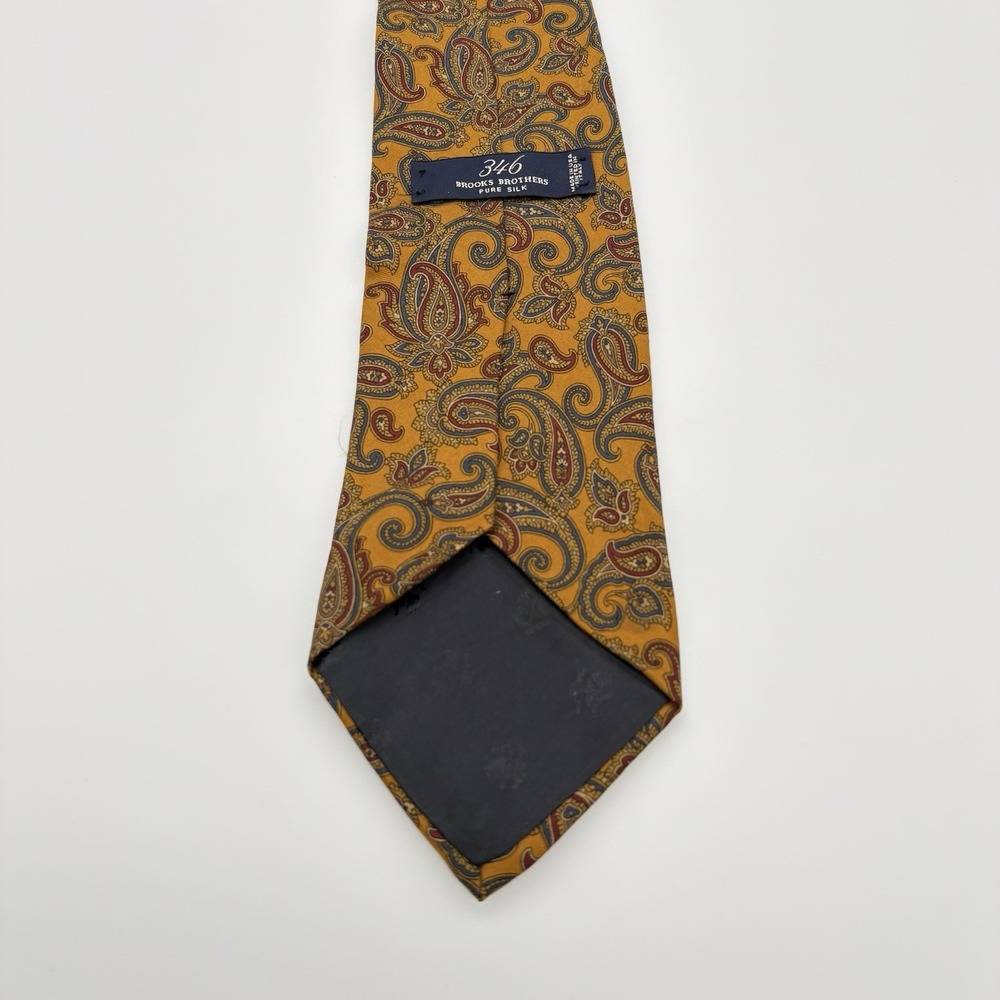 Brooks Brothers 346 Pure Silk Necktie Classic Paisley Pattern Yellow Background - Picture 3 of 10